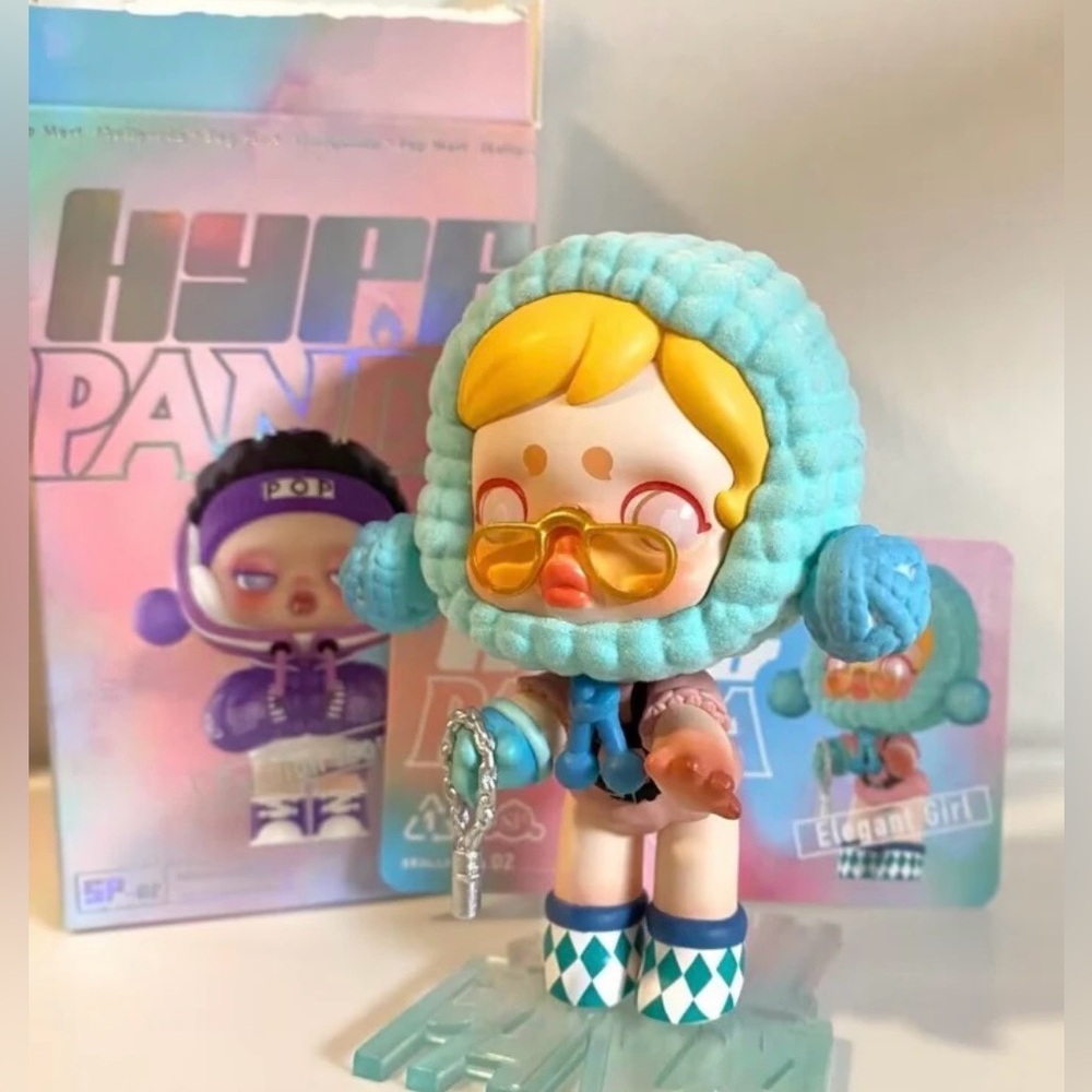 RARE Limited Pop Mart SKULLPANDA HypePanda Series “Elegant Girl” Figure